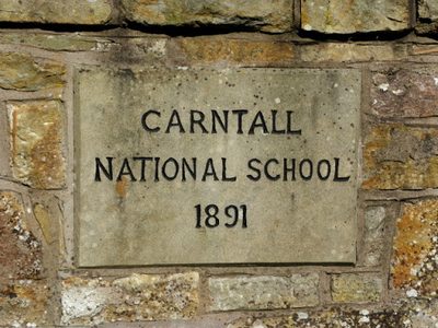 Plaque, Carntall National School