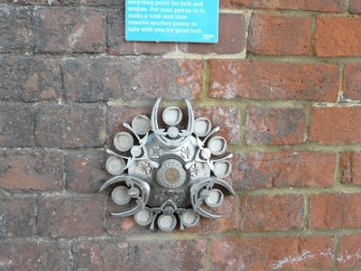 Plaque on the eastern abutment of a railway bridge
