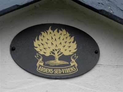 Ardens Sed Virens Plaque