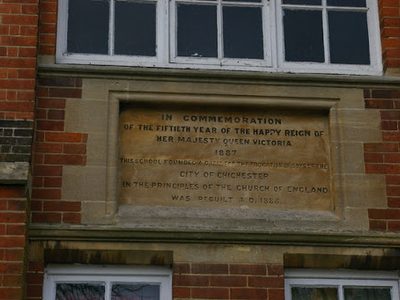 Chichester: New Park Centre, plaque on former school