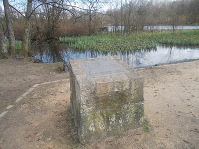 Kilmardinny Loch plaque