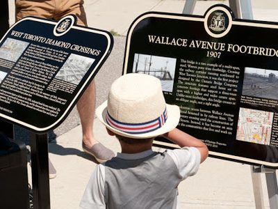 Wallace Avenue Footbridge