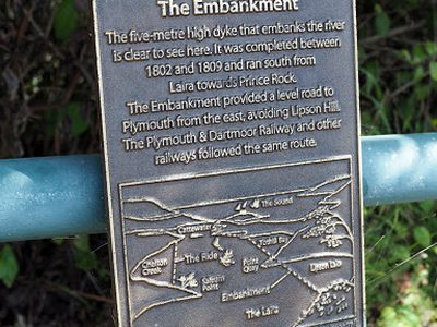 Laira Trail marker
