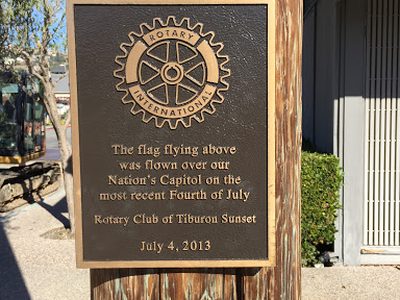 Tiburon Flagpole