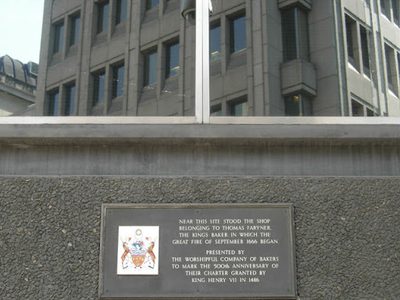 Commemoration plaque on Pudding Lane