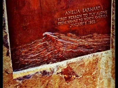 Amelia Earhart marker at Diamond Head Lookout