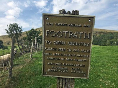 Peak District National Park Footpath to Open Country