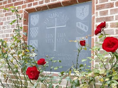 Roses round the Plaque