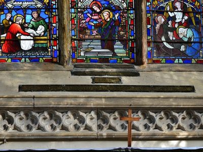 Crick: St. Margaret of Antioch church: Chancel window dedication brass 2