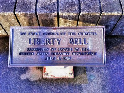 Liberty Bell replica at Hawaii State Capitol