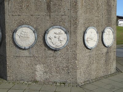 Plaques round the base of "Shadows in another light"