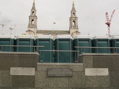 Mandela Garden, Leeds: plaques