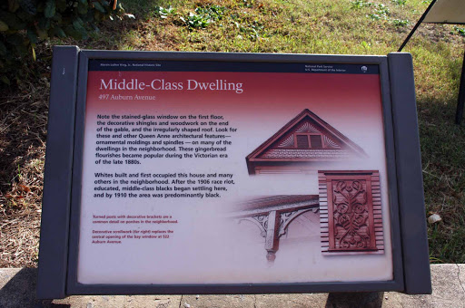 Middle-Class Dwelling / 
497 Auburn Ave