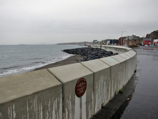 Sea wall, Williamson's Quay