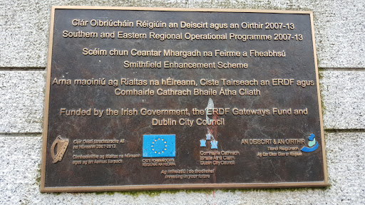 Clar Oibriucain Reigiuin and Deiscrit agus an Oirthi