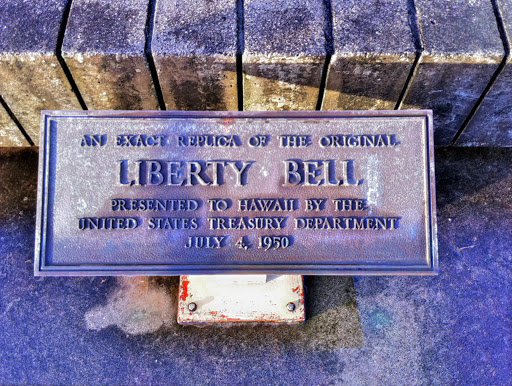 Liberty Bell replica at Hawaii State Capitol
