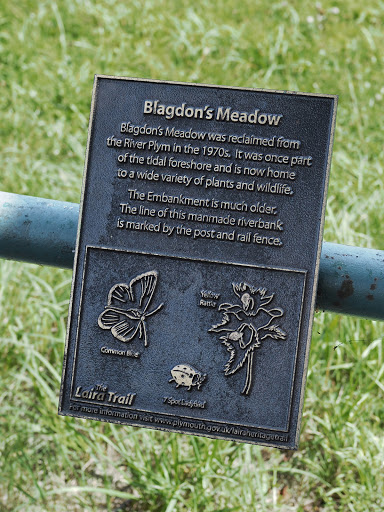 Laira Trail marker