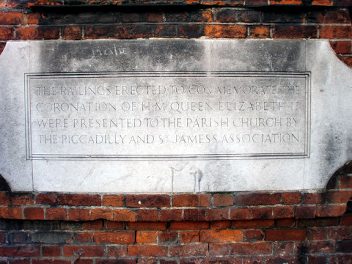 Commemorative Plaque, Piccadilly, London W1, Queen Elizabeth II