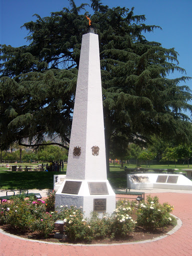 Obelisque with Eternal Flame